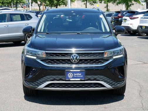 Deep Black Pearl 2023 Volkswagen Taos 1.5T SE