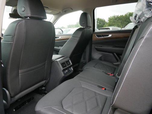 2026 Volkswagen Atlas 2.0T SE w/Technology 4MOTION