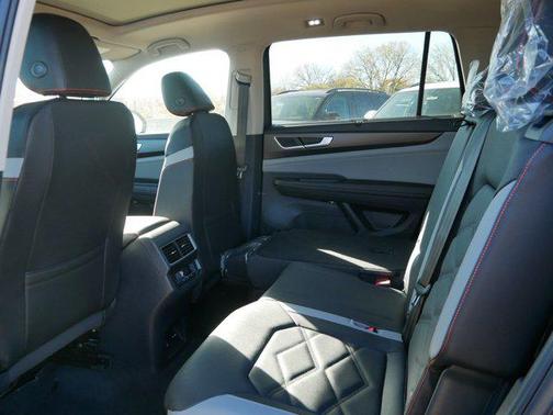 2026 Volkswagen Atlas Peak Edition