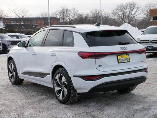 2025 Audi Q6 e-tron Premium Plus quattro