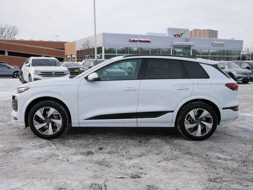 2025 Audi Q6 e-tron Premium Plus quattro