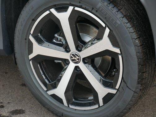 2025 Volkswagen Tiguan 2.0T SE 4MOTION