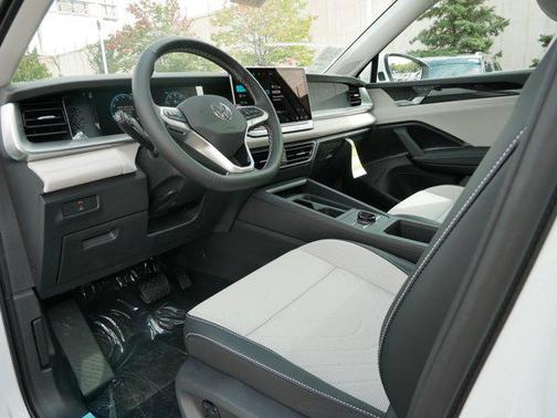2025 Volkswagen Tiguan 2.0T SE 4MOTION