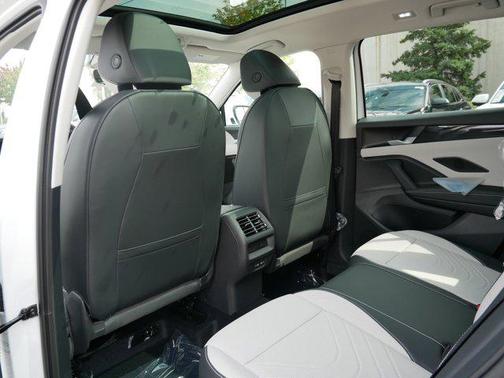2025 Volkswagen Tiguan 2.0T SE 4MOTION
