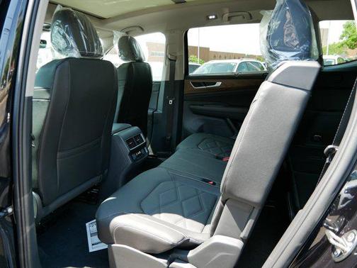 2025 Volkswagen Atlas 2.0T SE w/Technology 4MOTION