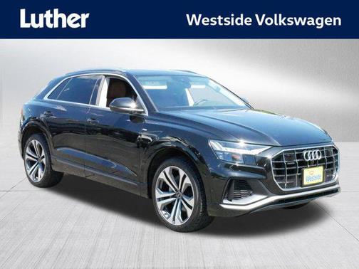 2022 Audi Q8 55 Premium Plus