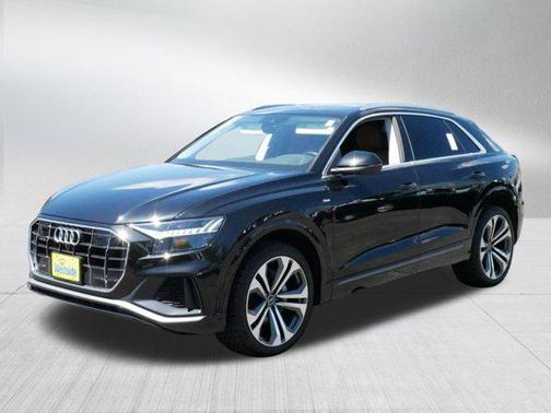 2022 Audi Q8 55 Premium Plus