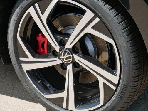 2025 Volkswagen Golf GTI 2.0T SE DSG