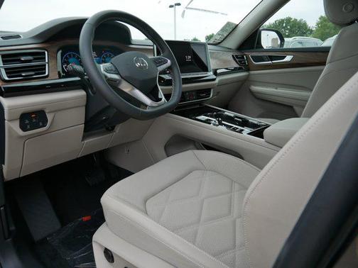 2026 Volkswagen Atlas 2.0T SE w/Technology 4MOTION