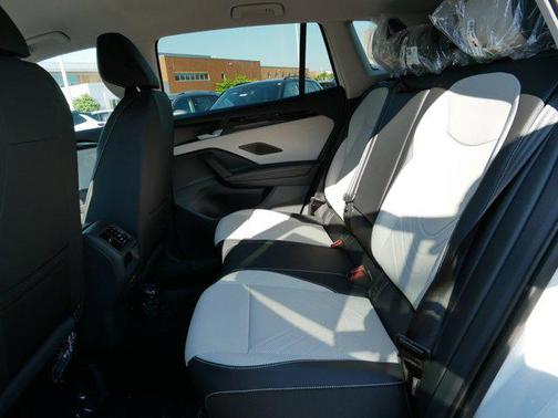 2025 Volkswagen Tiguan 2.0T SE 4MOTION