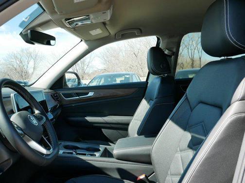 2025 Volkswagen Atlas 2.0T SE