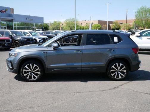 Platinum Gray Metallic 2023 Volkswagen Taos 1.5T SE