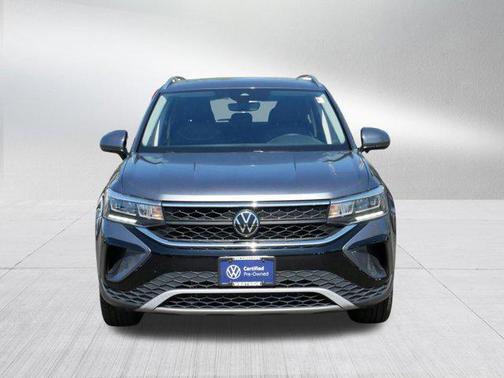 Platinum Gray Metallic 2023 Volkswagen Taos 1.5T SE