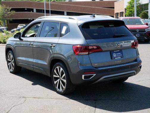 Platinum Gray Metallic 2023 Volkswagen Taos 1.5T SE