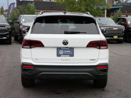 2024 Volkswagen Taos 1.5T SE Black