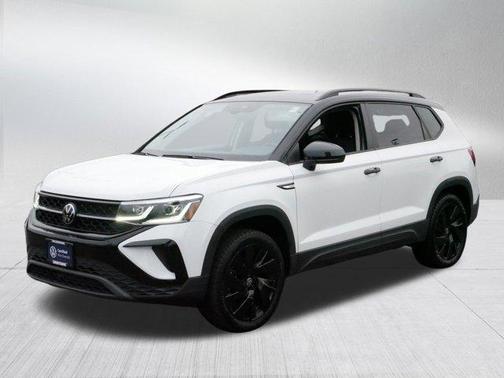 2024 Volkswagen Taos 1.5T SE Black
