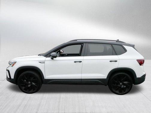 2024 Volkswagen Taos 1.5T SE Black
