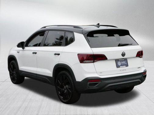 2024 Volkswagen Taos 1.5T SE Black