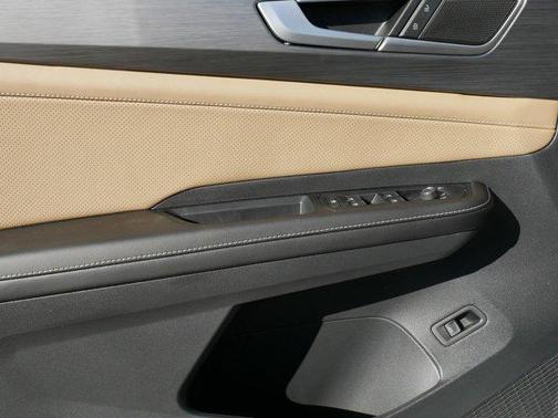 2026 Volkswagen Atlas Cross Sport 2.0T SE w/Technology 4MOTION