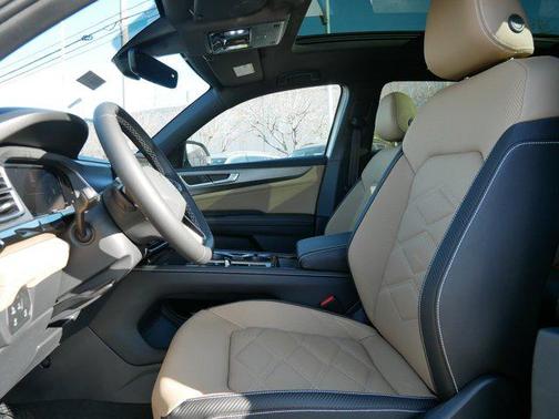 2026 Volkswagen Atlas Cross Sport 2.0T SE w/Technology 4MOTION