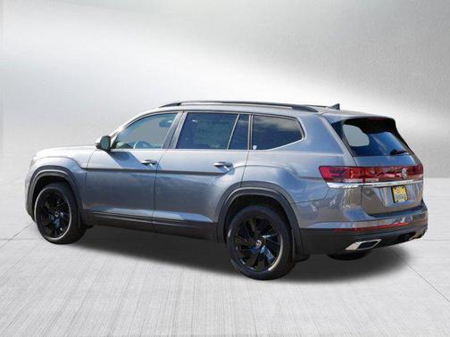 2025 Volkswagen Atlas 2.0T SE w/Technology 4MOTION