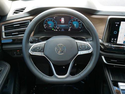 2025 Volkswagen Atlas 2.0T SE w/Technology 4MOTION