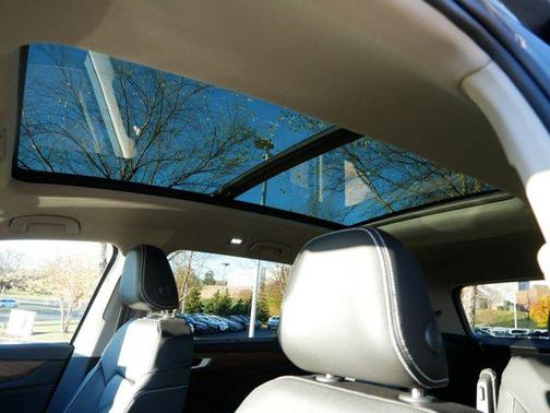 2025 Volkswagen Atlas 2.0T SE w/Technology 4MOTION