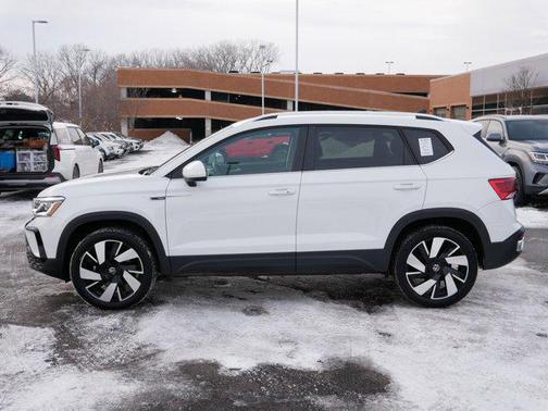 2024 Volkswagen Taos 1.5T SEL