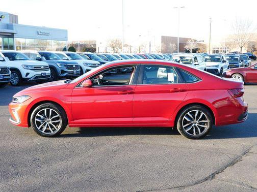 2025 Volkswagen Jetta 1.5T SE