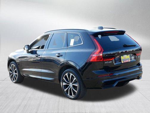 2025 Volvo XC60 B5 Plus