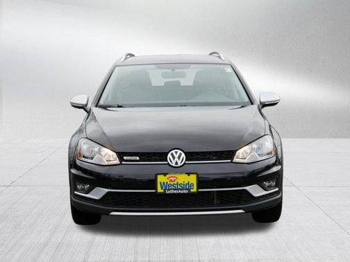 Deep Black Pearl 2017 Volkswagen Golf Alltrack TSI S