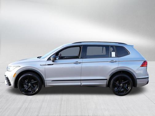 Pyrite Silver Metallic 2023 Volkswagen Tiguan 2.0T SE R-Line Black 4MOTION