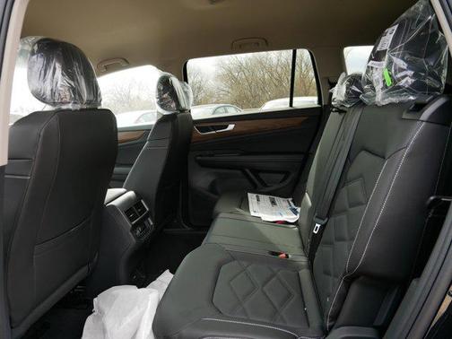 2025 Volkswagen Atlas 2.0T SE