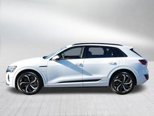2024 Audi Q8 e-tron Premium Plus