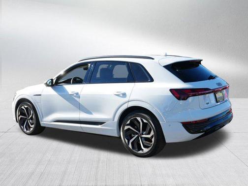 2024 Audi Q8 e-tron Premium Plus