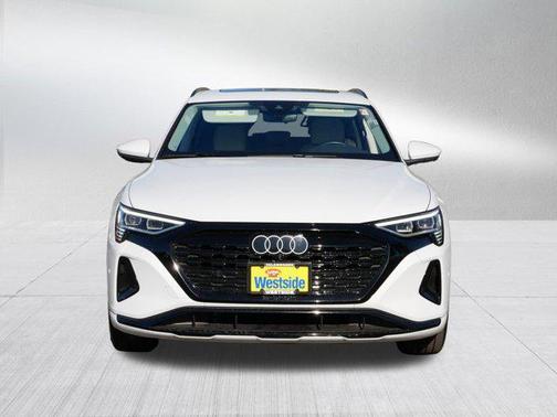 2024 Audi Q8 e-tron Premium Plus