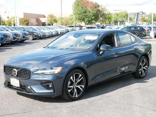 2025 Volvo S60 B5 Core