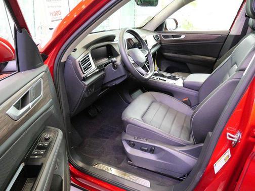 2025 Volkswagen Atlas 2.0T SEL