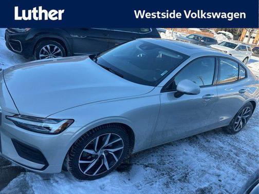2020 Volvo S60 T5 Momentum