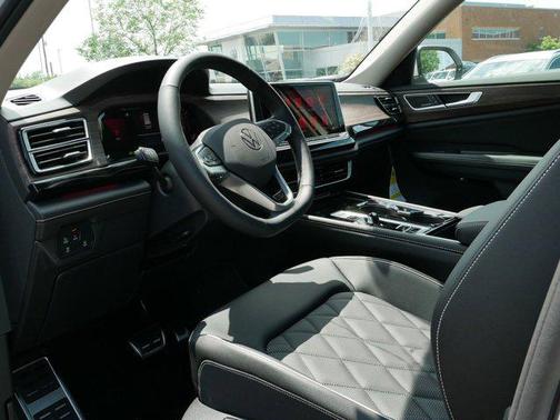 2025 Volkswagen Atlas 2.0T SEL Premium R-Line 4MOTION