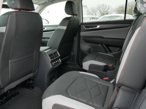 2026 Volkswagen Atlas Peak Edition