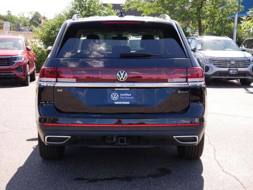 Deep Black Pearl 2024 Volkswagen Atlas 2.0T SE w/Technology 4MOTION