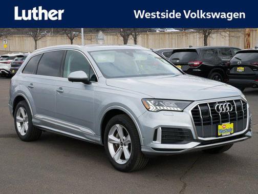 Samurai Gray Metallic 2024 Audi Q7 45 Premium Plus