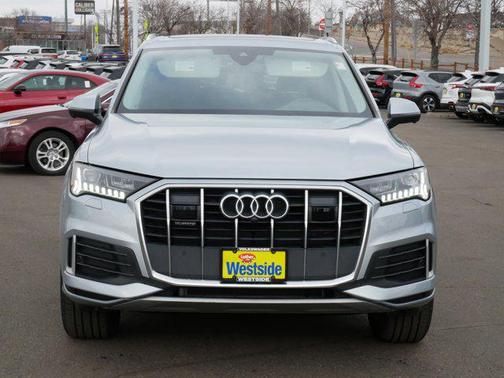 Samurai Gray Metallic 2024 Audi Q7 45 Premium Plus