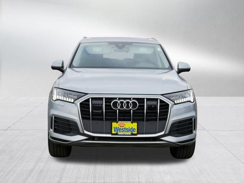 Samurai Gray Metallic 2024 Audi Q7 45 Premium Plus