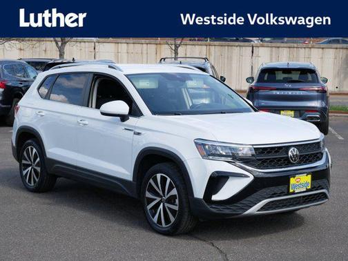 Pure White 2022 Volkswagen Taos 1.5T SE