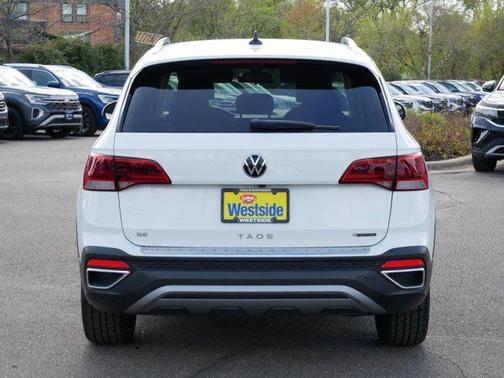 Pure White 2022 Volkswagen Taos 1.5T SE