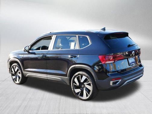 2024 Volkswagen Taos 1.5T SEL