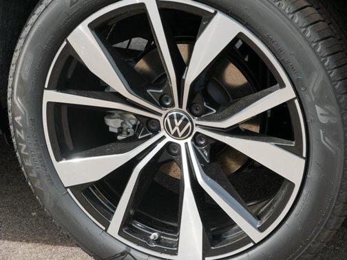 2025 Volkswagen Atlas 2.0T SEL Premium R-Line 4MOTION