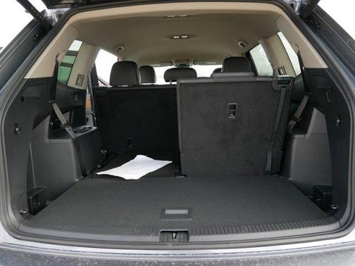 2025 Volkswagen Atlas 2.0T SE w/Technology 4MOTION